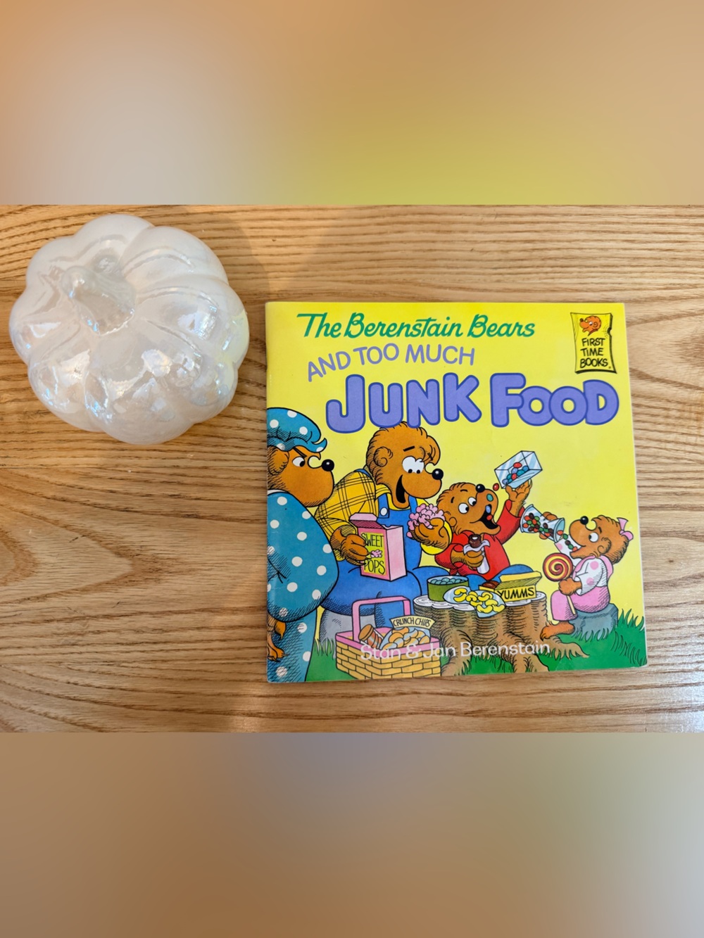 🌿10/$25 • The Berenstain Bears & Too Much Junk Food Paperback